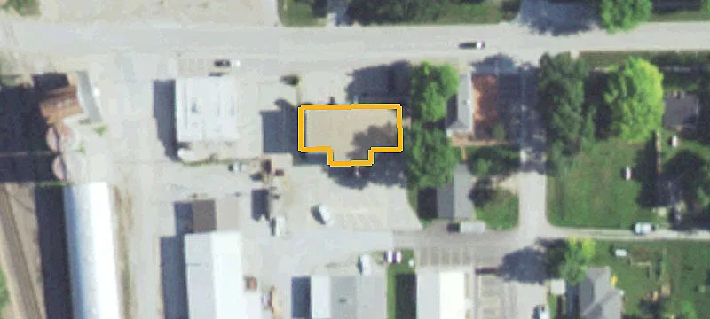 4135 Main St