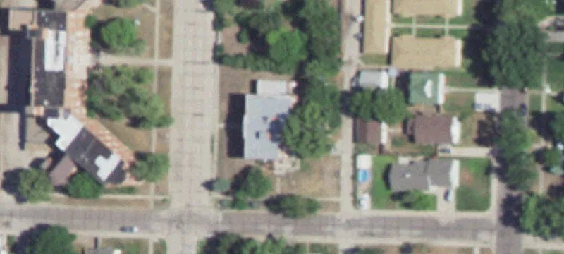 1201 4th St