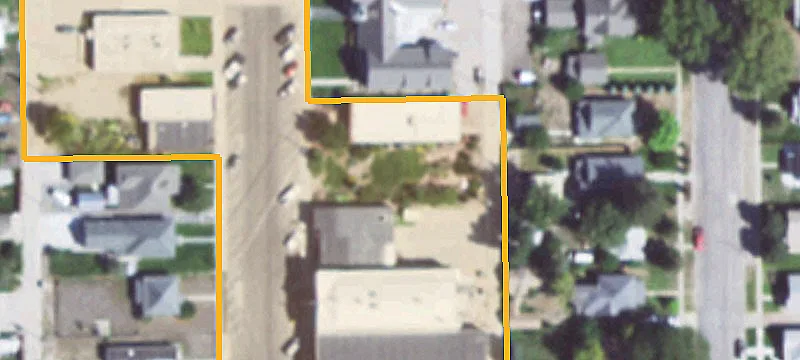 1443 Ctr Ave