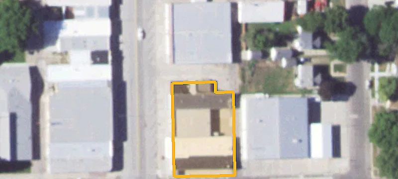 320 Main St