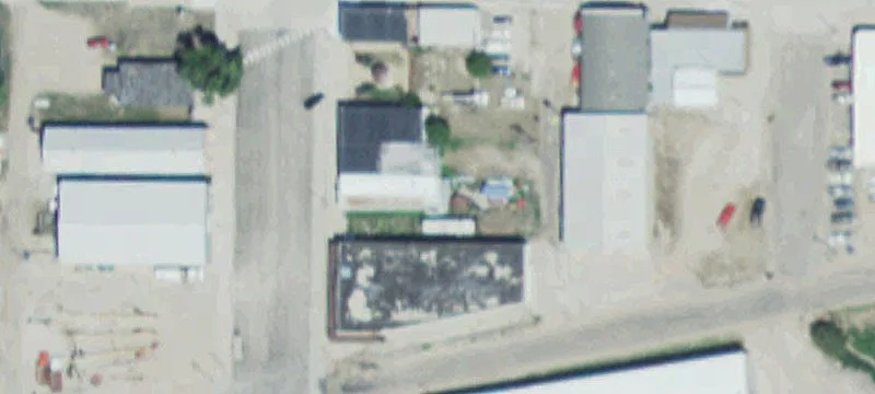305 Bailey St