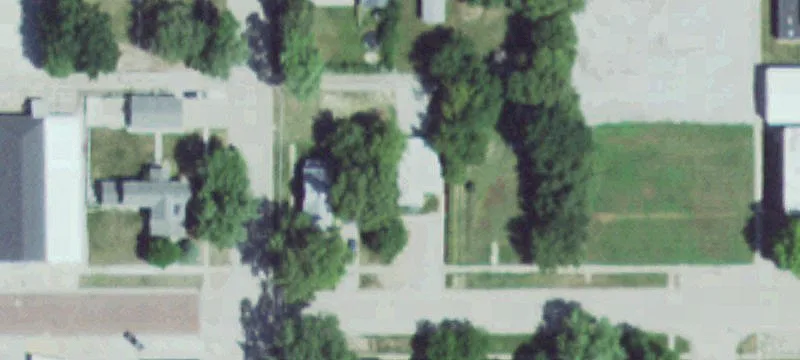 305 4th St