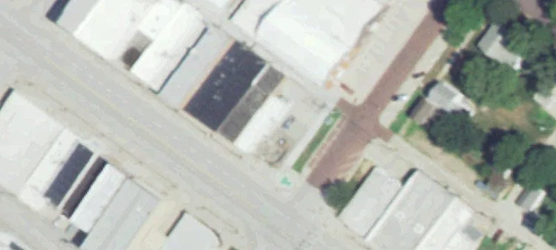 1002 Ave E Ave