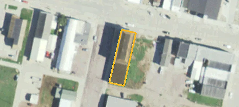 100 3rd St
