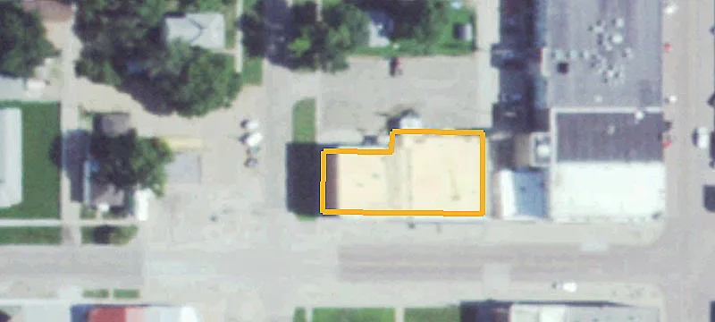 137 4th Ave