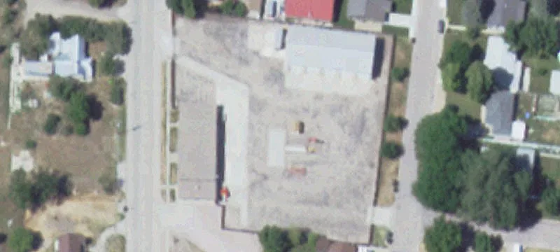 700 Maple St