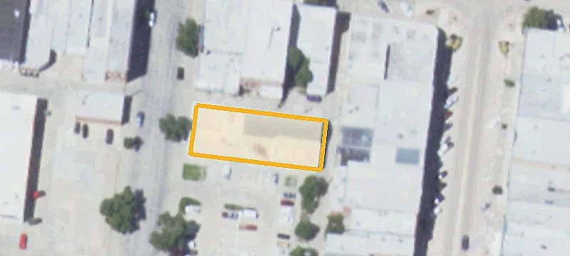 220 Chadron Ave