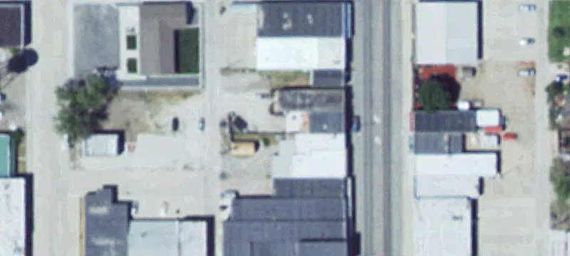 913 Main St