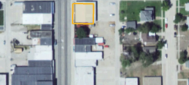 912 Main St