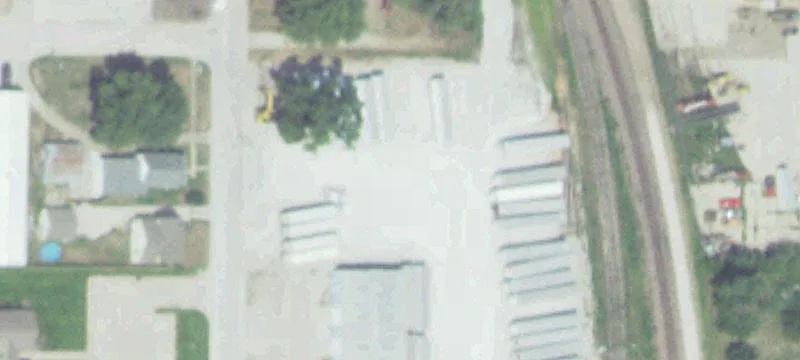 706 Schneider St