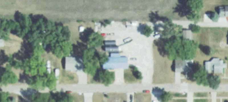 616 Ivan St