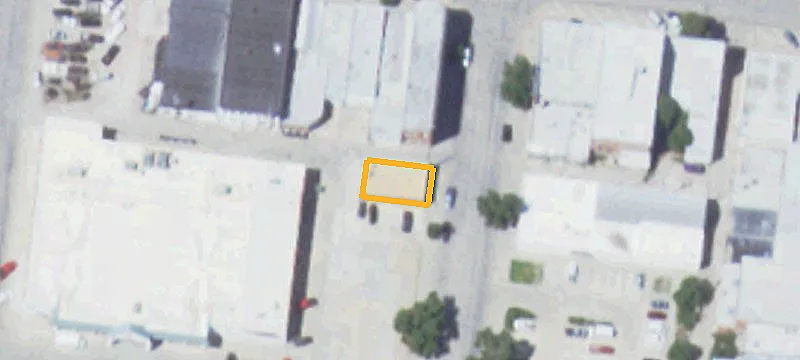 221 Chadron Ave