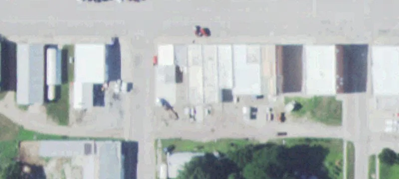 305 Ctr Ave