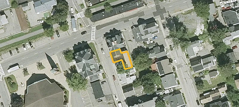 46 Hollis St