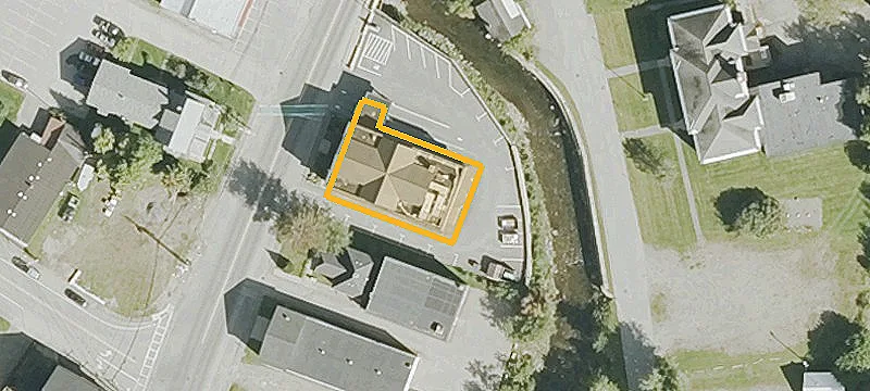 132 Main St