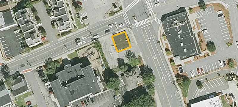 303 Main St