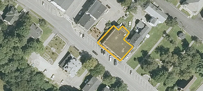 38 Main St