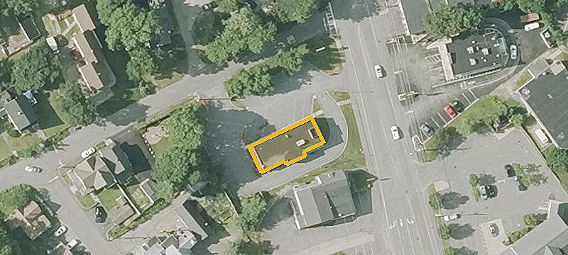 8 Crystal Ave