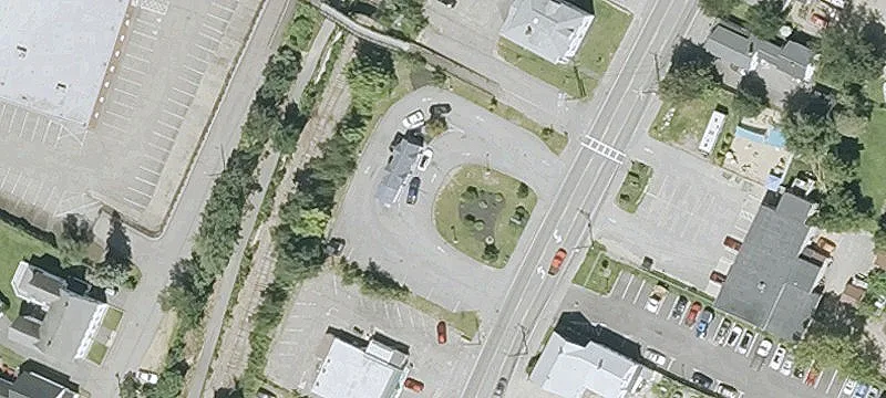 644 Un Ave