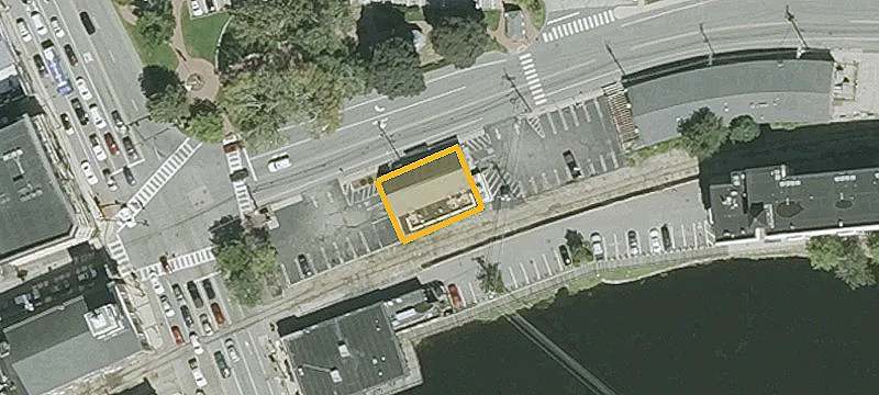 42 Main St