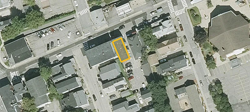 64 Hollis St