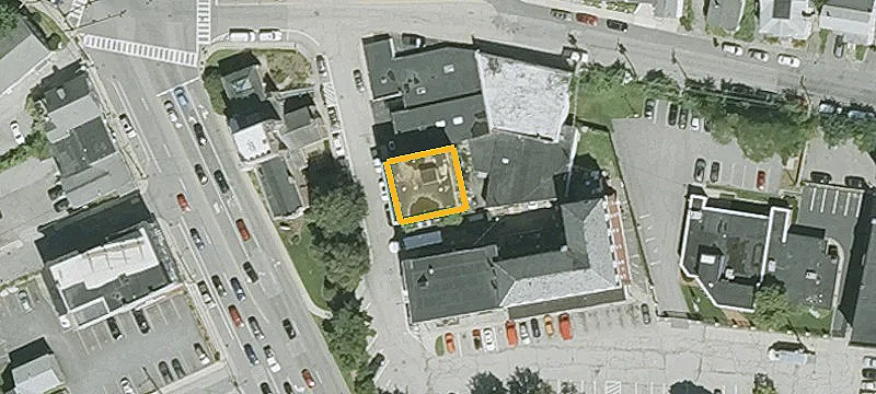 9 Clinton St