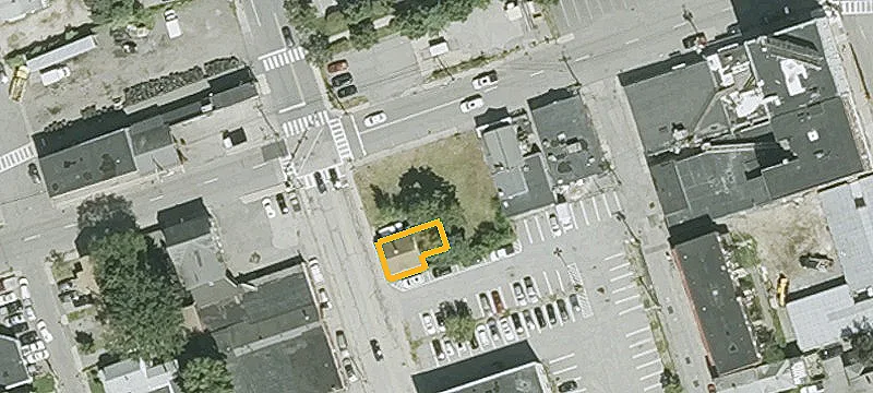 16 Hollis St