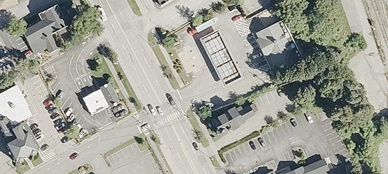 196 Main St