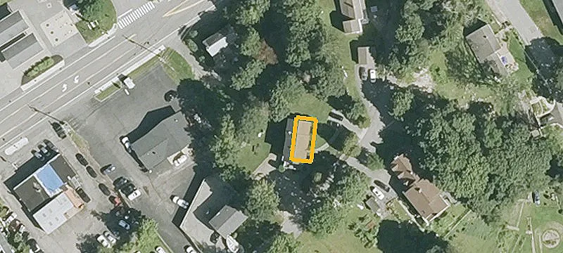 21 Schoolhouse Ln