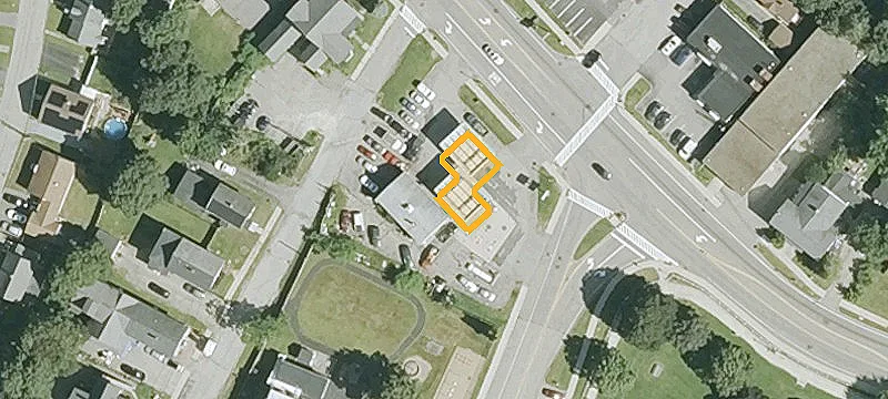 129 Main St