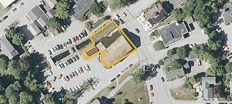 73 Main St