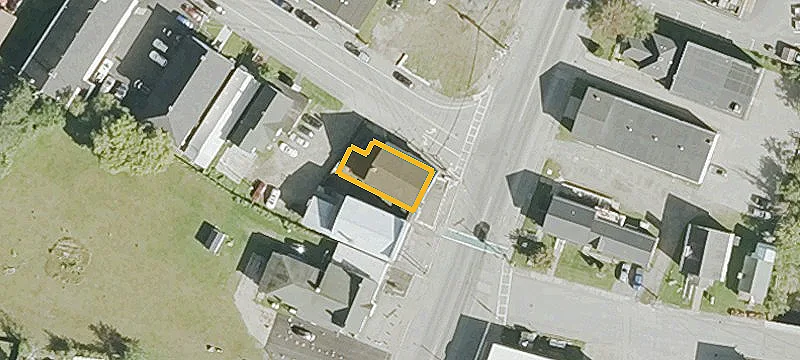 121 Main St