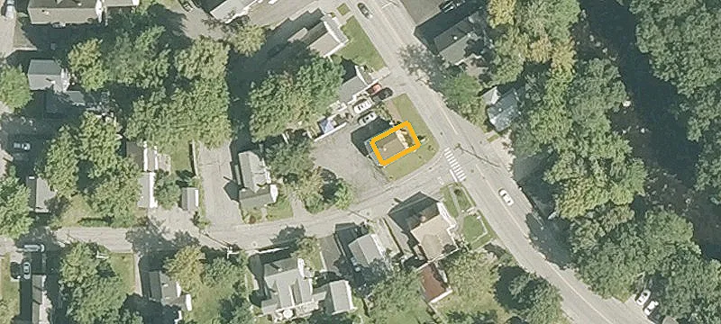 221 Nashua St