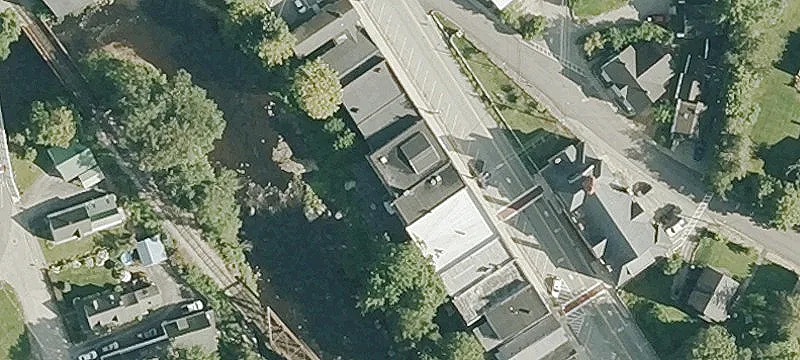 27 Main St