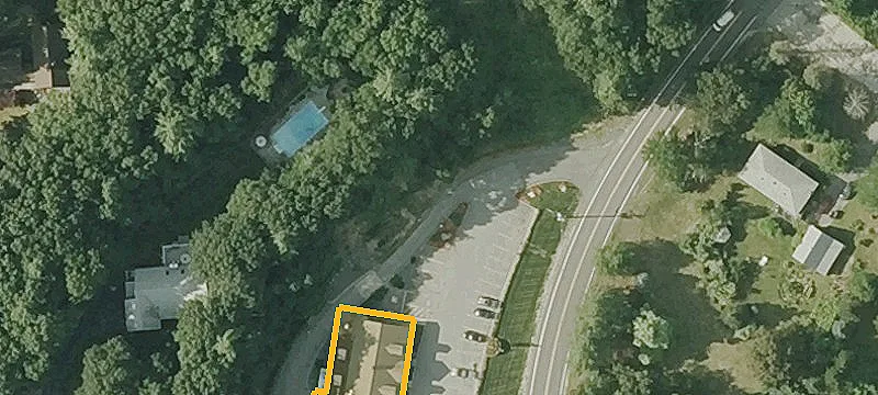 869 Mammoth Rd