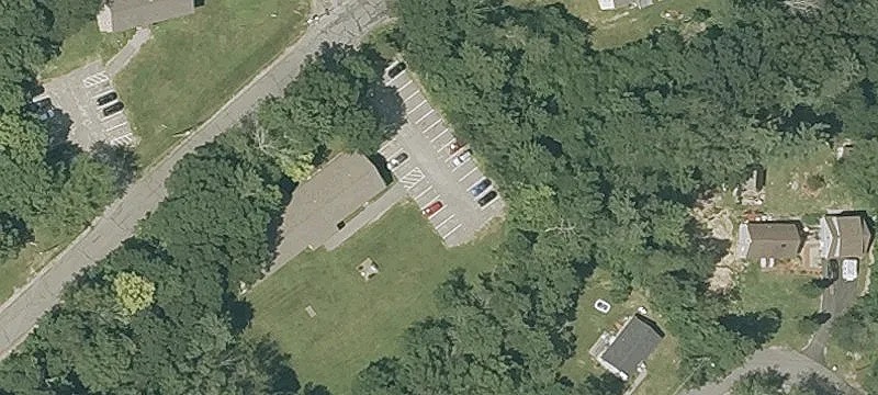8 Lewis Ln
