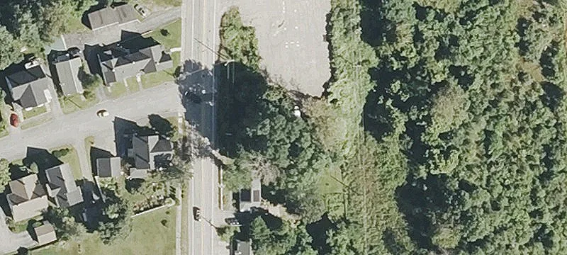 301 Main St