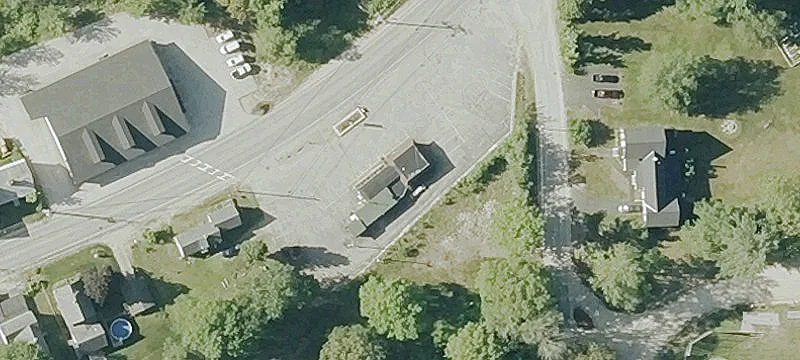 83 Henniker St