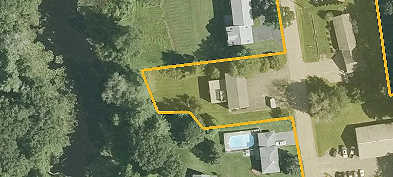 30 Riverside Dr