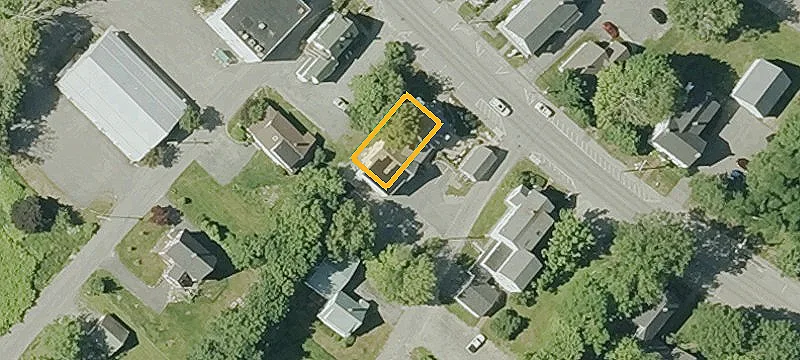 12 Lovering Ln