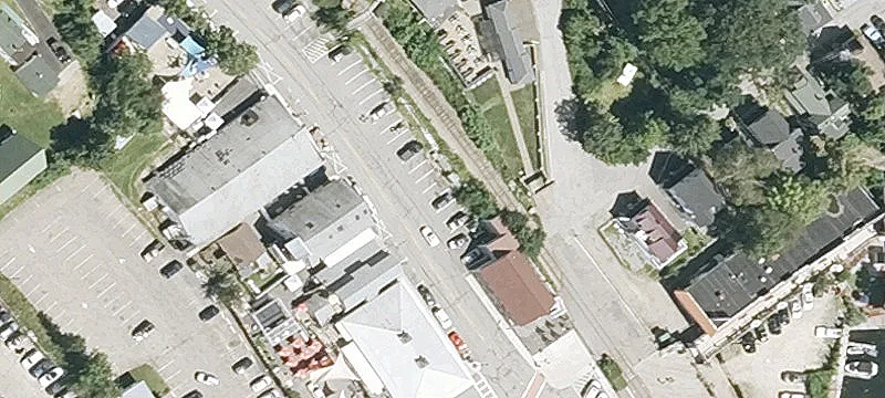 279 Lakeside Ave