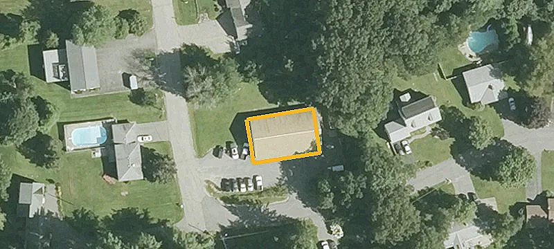 35 Riverside Dr