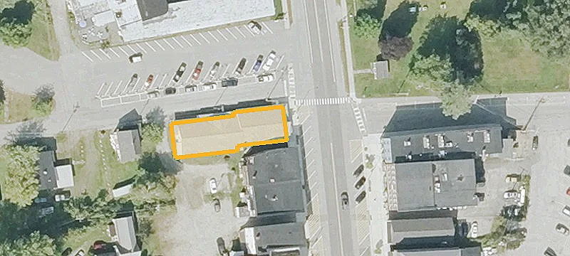 98 Main St