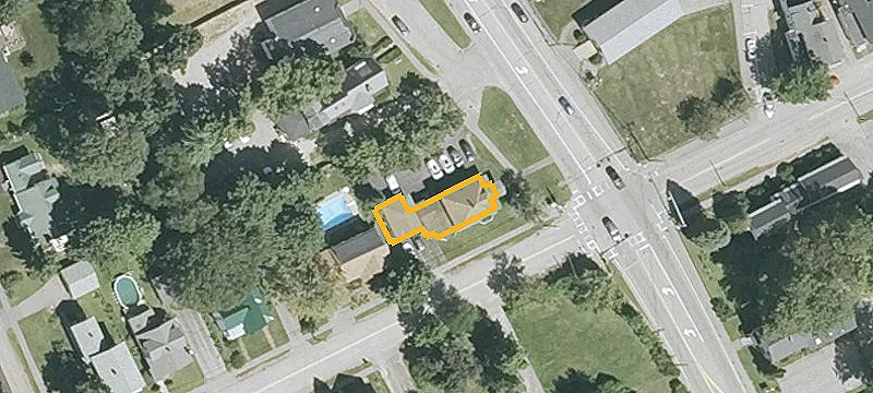 806 Main St