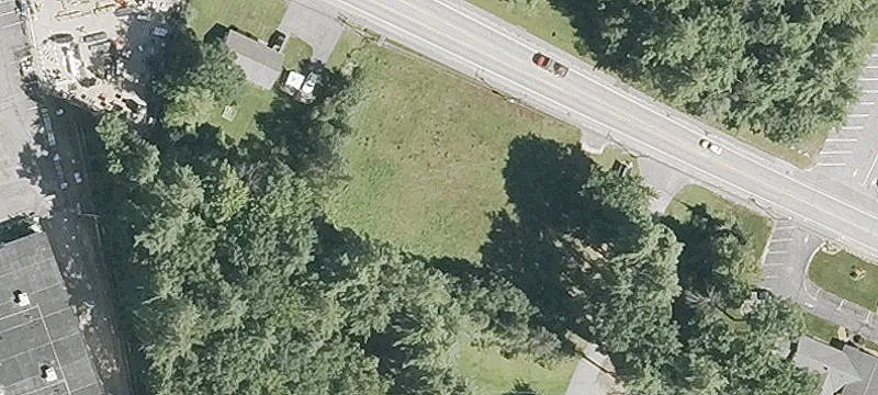 596 Main St