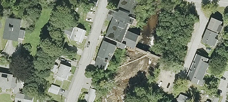 21 Chamberlin St