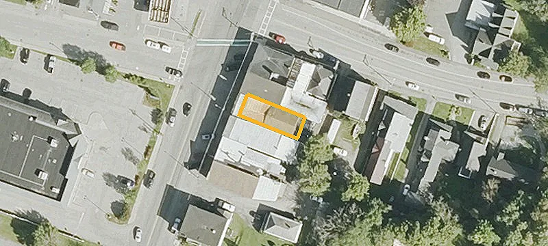 98 Main St
