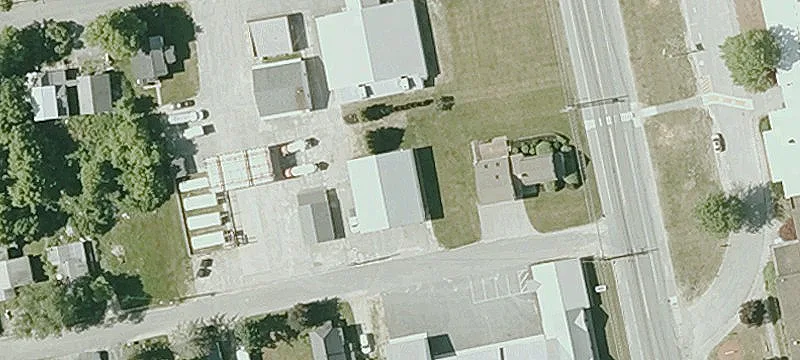 6 Fairbanks Rd