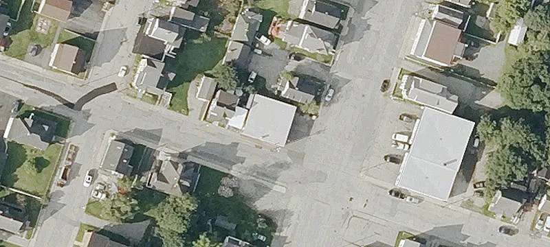 755 3rd Ave