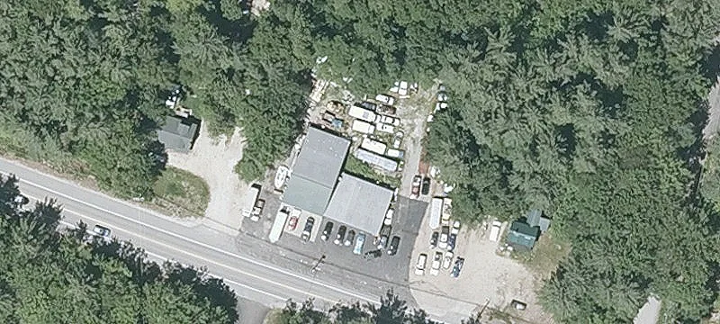 1472 Main St